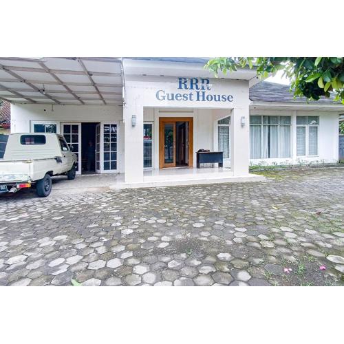 RedDoorz at RRR Guesthouse Mataram