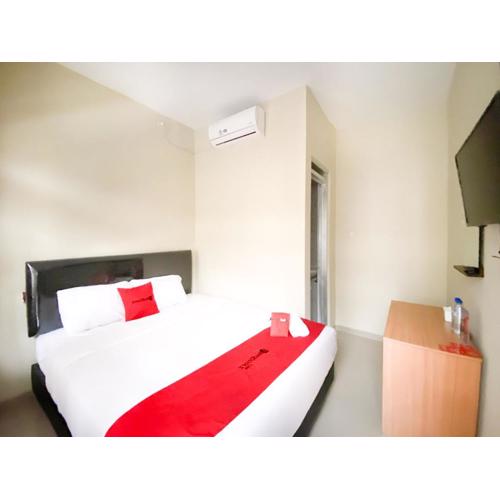 RedDoorz At Simpang Borobudur