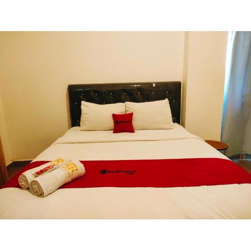 RedDoorz At Sukomanunggal Surabaya