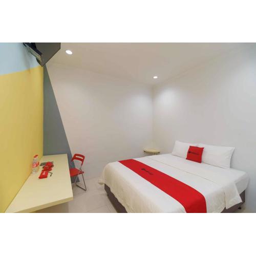 RedDoorz at Taman Galaxy Bekasi