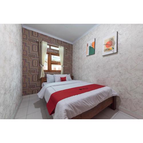 RedDoorz at Villa De ZamZam Ciater