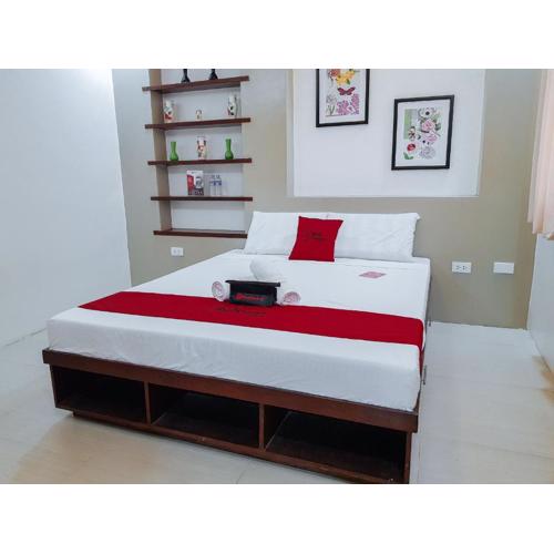 RedDoorz @ Caimito Drive Dampas