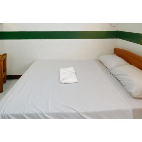 RedDoorz @ Classique Pan Oriental Hotel and Resort Batangas