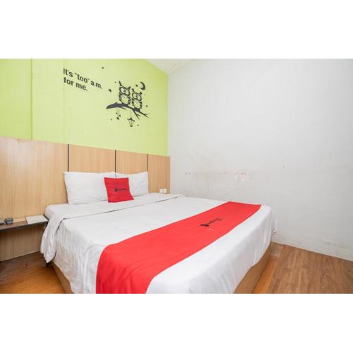 RedDoorz @ Darmo Surabaya