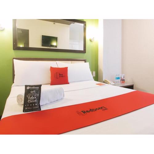 RedDoorz @ Express Inn Lapu Lapu