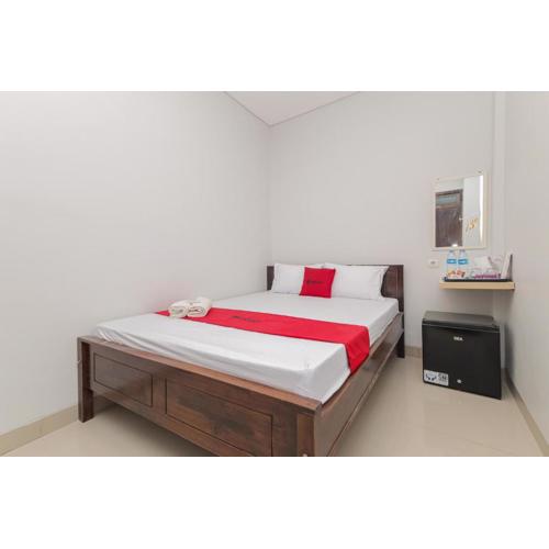 RedDoorz @ Gedangan Sidoarjo