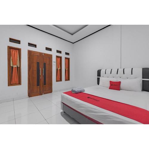 RedDoorz @ Geopark Ciletuh Sukabumi