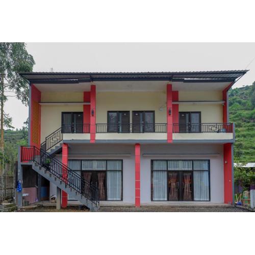 RedDoorz @ Gerbang Dieng Plateau Area