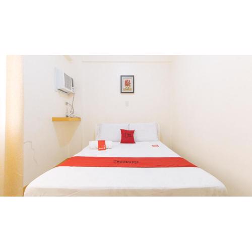 RedDoorz @ Golden Skye Hotel Guagua