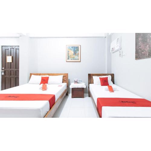 RedDoorz @ Greenview Hotel and Restobar Masbate