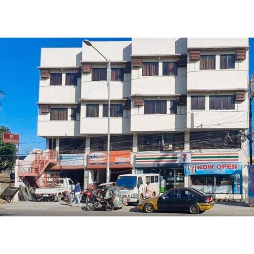 RedDoorz @ H.F. Golden Travellers Inn