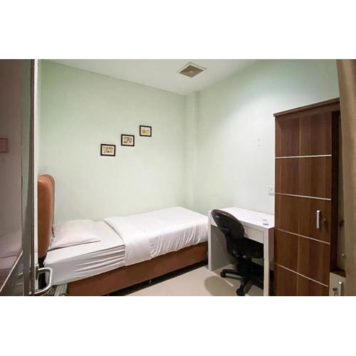 RedDoorz Hostel at FInest Medan