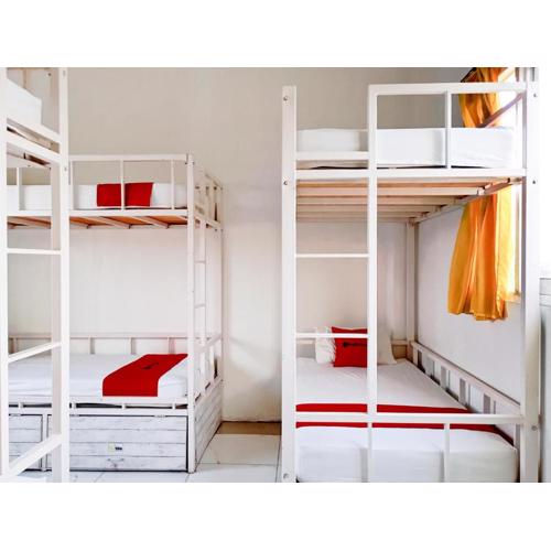 RedDoorz Hostel at Luna Bunkbed Malioboro