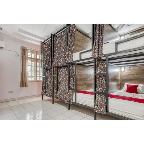 RedDoorz Hostel @ Feliz Noche Cengkareng