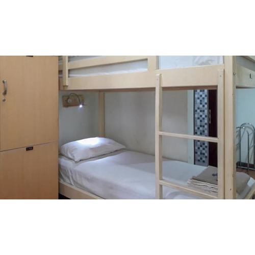 RedDoorz Hostel @ Manado Green Hostel