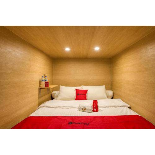 Reddoorz Hostel near Malang Train Station 3