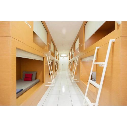 RedDoorz Hostel near Taman Puring