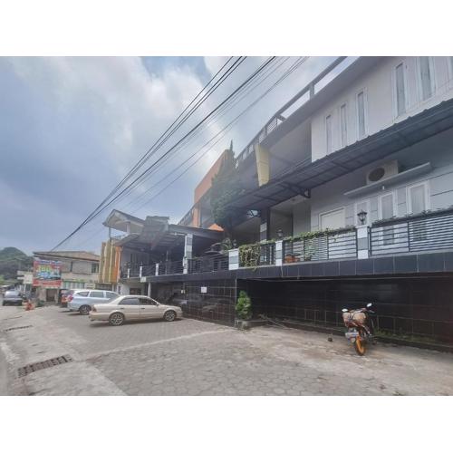 RedDoorz @ Hotel Arwana Safari Puncak