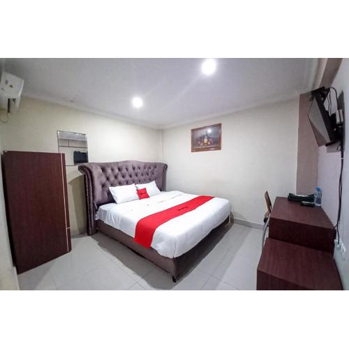 RedDoorz Hotel Baaraka near Living World
