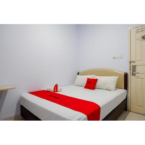 RedDoorz @ Hotel Bravo Pantai Kamali Bau Bau