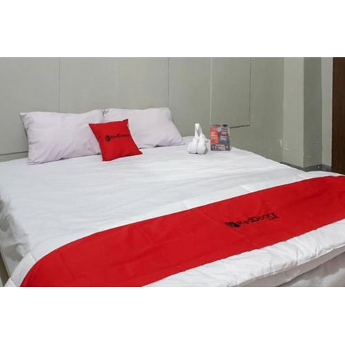 RedDoorz @ Hotel Yaki Mamuju