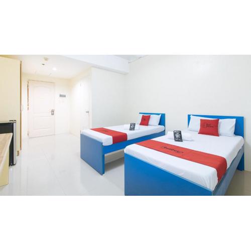 RedDoorz @ Insular Square Mandaue City