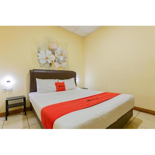 RedDoorz @ Iodium Residence Cikarang