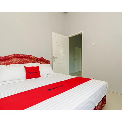 RedDoorz @ Jalan Demang Lebar Raya Palembang