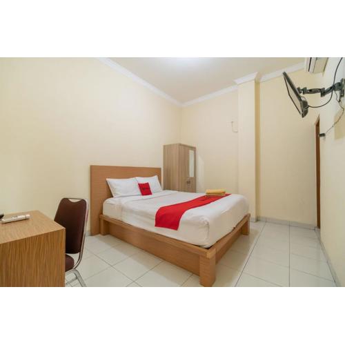 RedDoorz @ Jalan Kolonel Haji Burlian Palembang 2