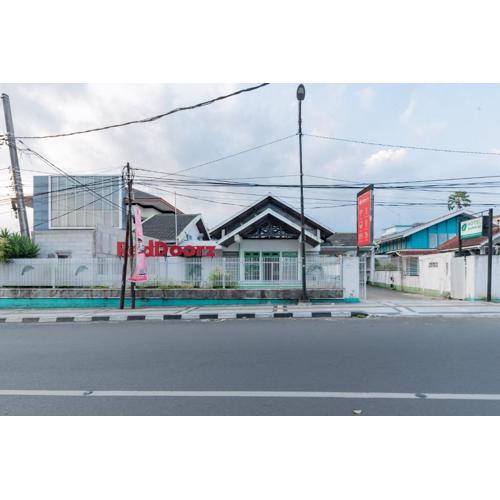 RedDoorz @ Jalan R.E. Martadinata Sukabumi
