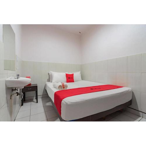 RedDoorz @ Komplek Pontianak Mall