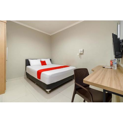 RedDoorz @ Mangga Besar 2