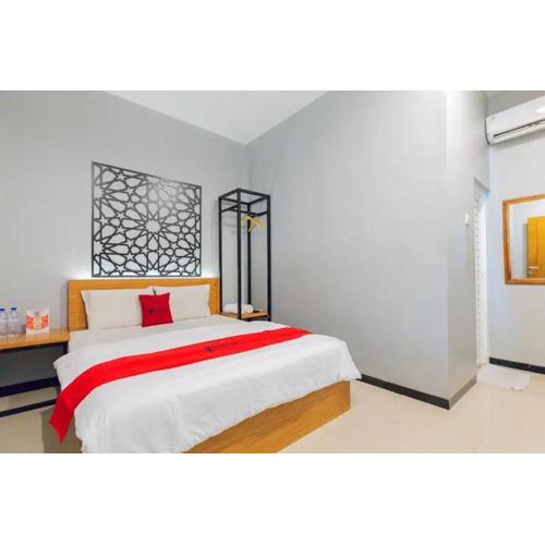 RedDoorz @ Manukan Surabaya