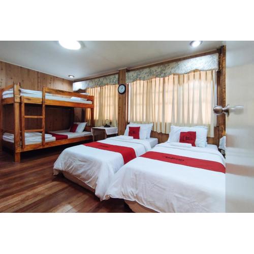 RedDoorz @ Monterrazas Village Homestay Baguio