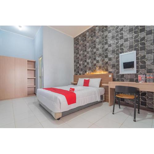 RedDoorz near Alun-Alun Garut