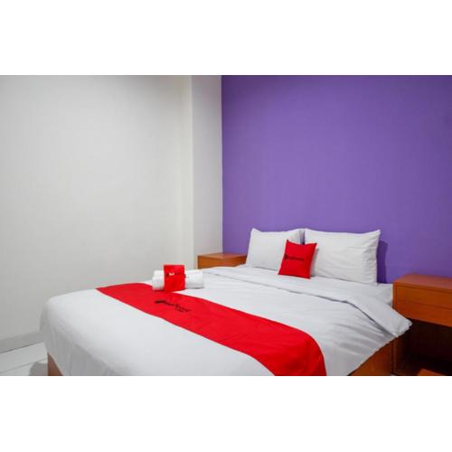 RedDoorz near Alun Alun Kaliwungu Kendal