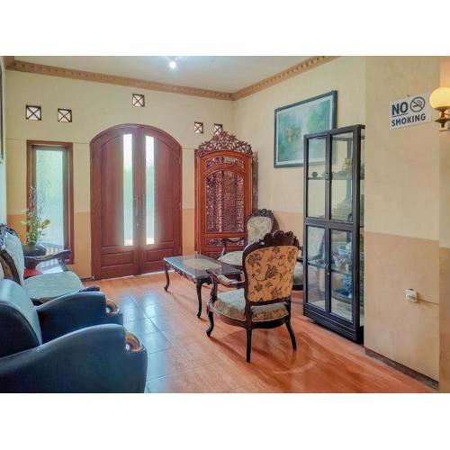 RedDoorz Near Alun Alun Kota Wisata Batu