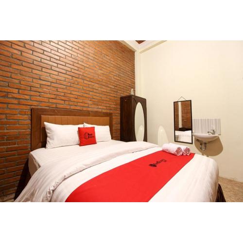 RedDoorz near AMIKOM Yogyakarta 2