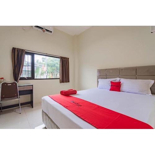RedDoorz near Arka Sepinggan Airport Balikpapan