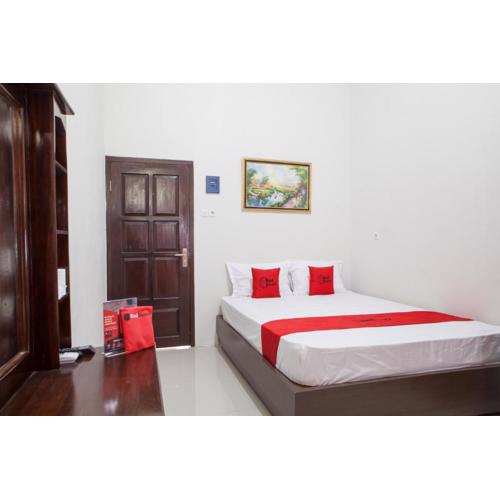 RedDoorz near Banyuwangi Baru Station