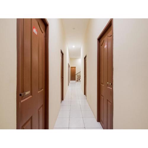 RedDoorz near BG Junction Surabaya