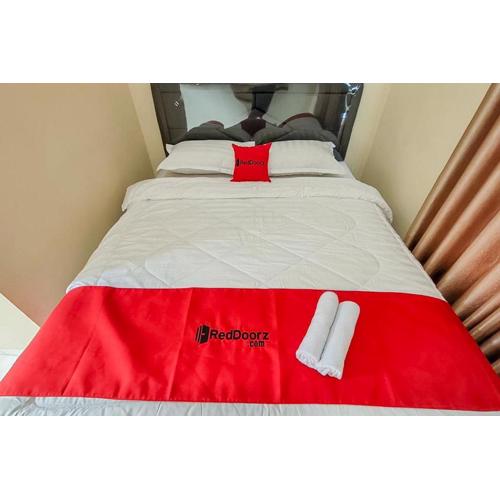 RedDoorz near BNS Batu