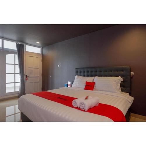 RedDoorz near Bukitsari Semarang