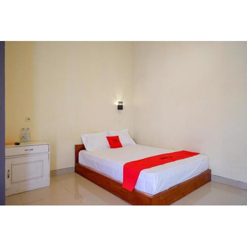 RedDoorz near Candi Cetho Karanganyar