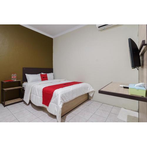 RedDoorz near Cikampek Mall Karawang