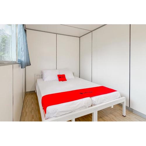 RedDoorz near Dusun Bambu Resort