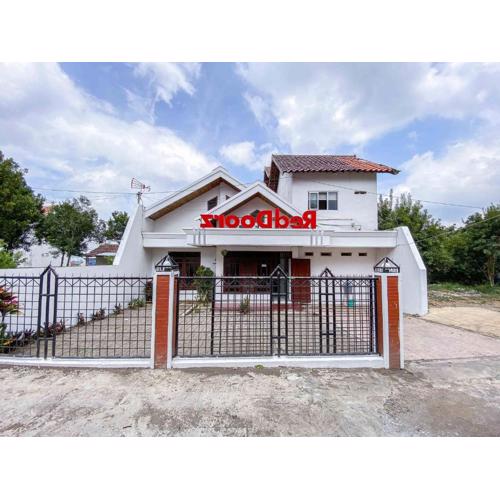 RedDoorz near Eco Green Park Batu