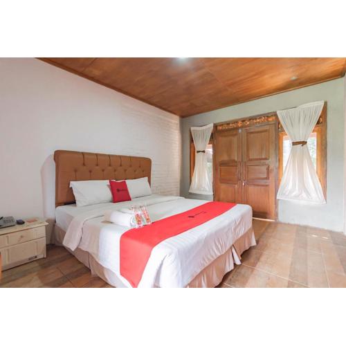 RedDoorz near Farmhouse Lembang