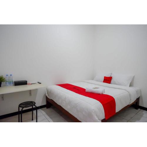 RedDoorz near GOR Jatidiri Semarang