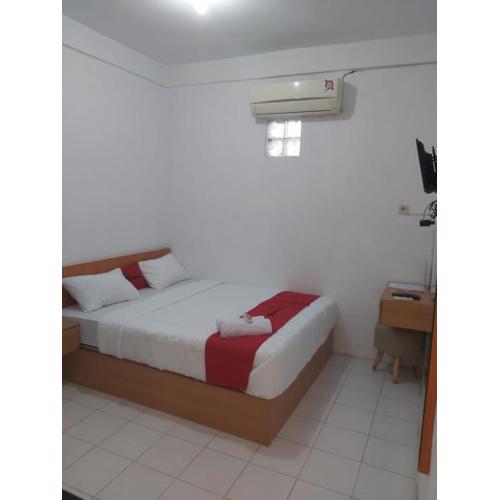 RedDoorz near GOR UNY